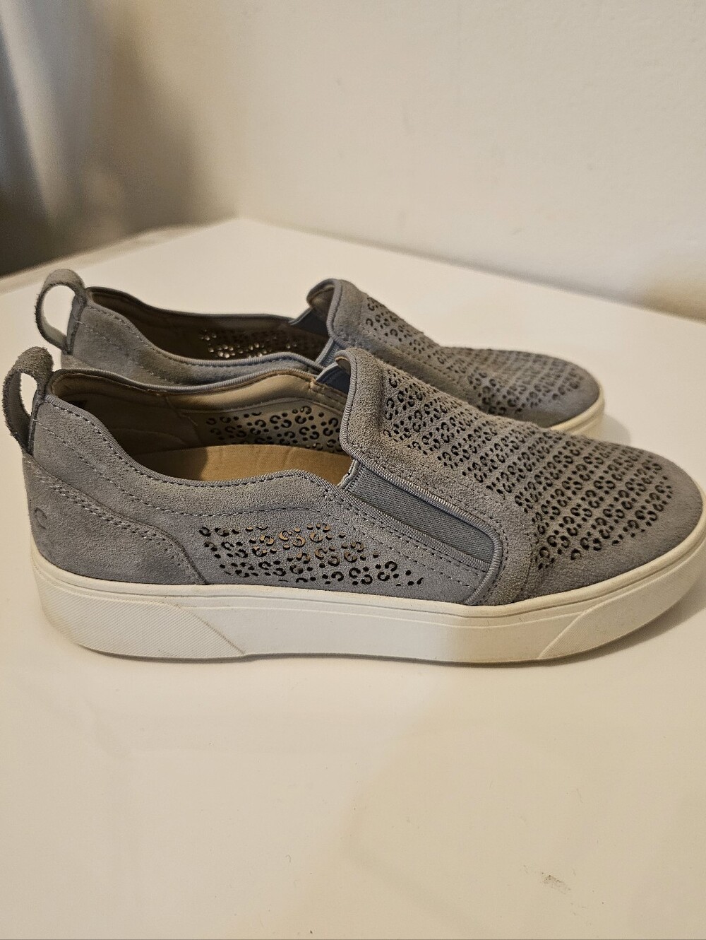 Vionic Woman's Grey Perforated Slip-On Loafers Size 8